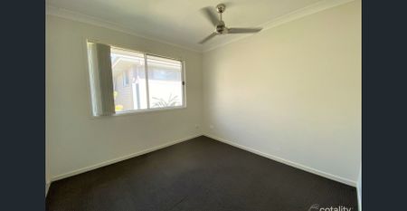 Spacious Modern Townhouse in Prime Location - Photo 4