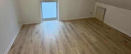 2 Zimmer Wohnung - Frisch Saniert ! Inkl. Küche, Stellplatz etc.. - Photo 1