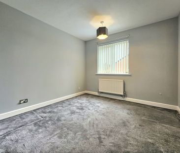 The Square, Tipton - Photo 2