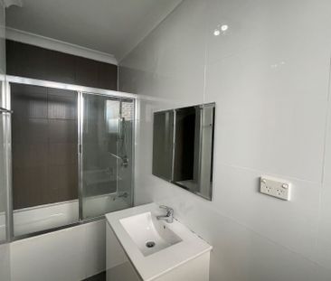 Spacious Three Bedroom Villa - Photo 6