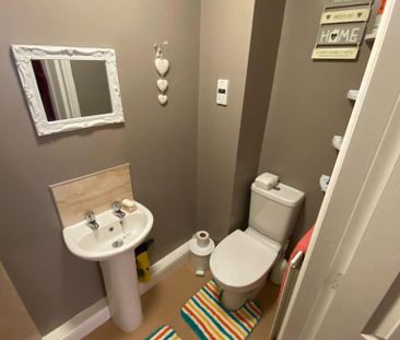 2 bedroom apartment to rent - Photo 5