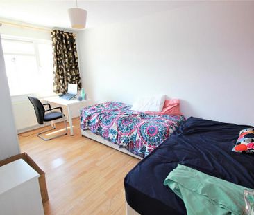 4 bedroom terraced house to rent - Photo 4