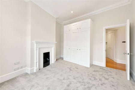 A newly redecorated two bedroom property with balcony. - Photo 5