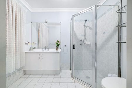 Stunning Family Home - Photo 5