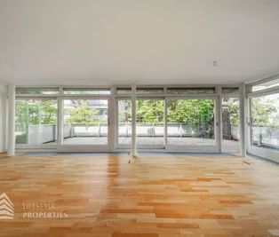 Wunderschöne 4 - Zimmer Wohnung mit Terrasse und 2 Balkonen - Photo 2