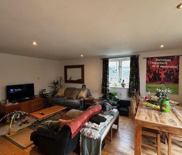 2 bedroom semi-detached house to rent - Photo 1