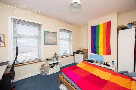 3 bedroom terraced house to rent - Photo 3