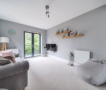 Chervil Close, Godalming - 4 bedrooms Property for lettings - Seymours - Photo 4