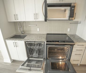 For Lease - 4055 parkside Village Drive Unit# 1216, Mississauga, On... - Photo 3