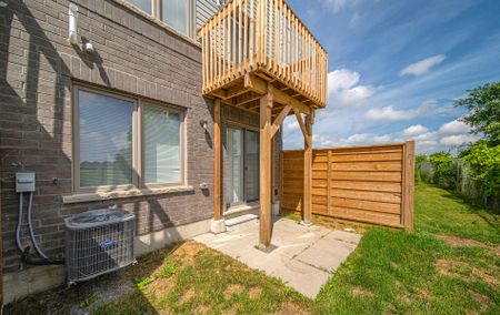 For Lease - 193 Danzatore Path, Oshawa, Ontario - Photo 4