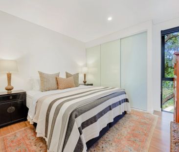 Bright & Airy Two-Bedroom Apartment with Chic Interiors in an Enviable Location | Unfurnished - Photo 2