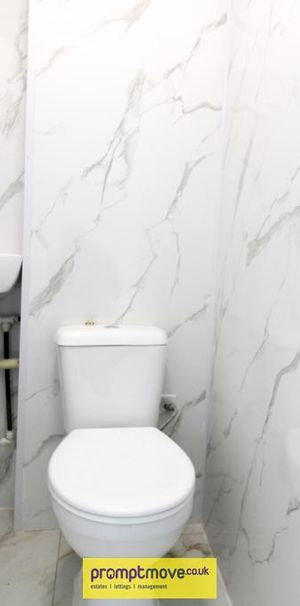 Semi detached house to rent - Photo 1