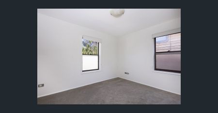 Three Bedroom Home in Erskineville - Photo 4