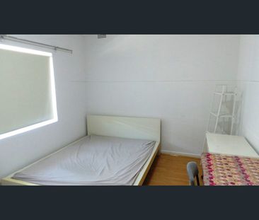 THREE-BEDROOM SEMI-DETACHED HOUSE FOR RENT - Photo 1