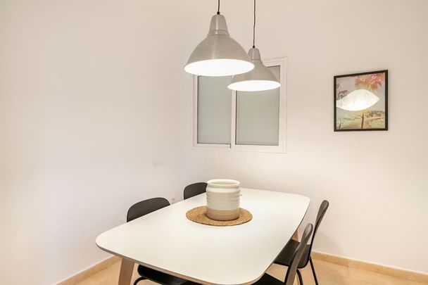 Carrer de Sepúlveda, Barcelona, Catalonia 08015 - Photo 1