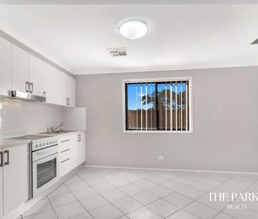 6a Clarke Close, Prairiewood, NSW 2176 - Photo 3