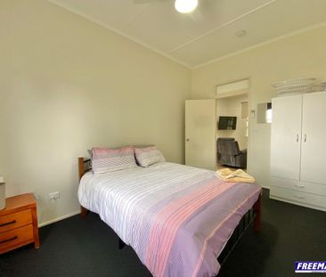 UNIQUE PROPERTY CATERING FOR PROFESSIONALS & BUSINESSES - Photo 6