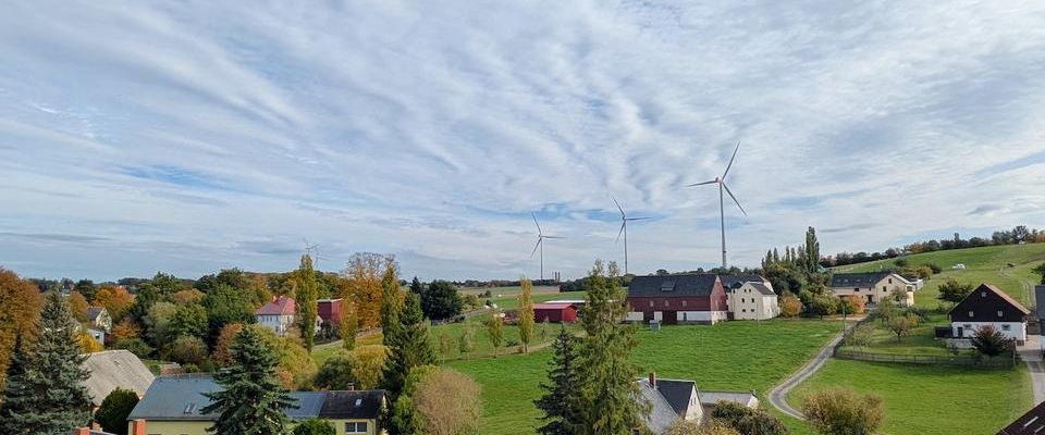 ++ helle 3-Raum-Wohnung in ruhiger Lage mit großem Bad im beschaulichen Reinsdorf / Vielau ++ - Photo 1