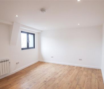 1 bedroom penthouse to rent - Photo 5