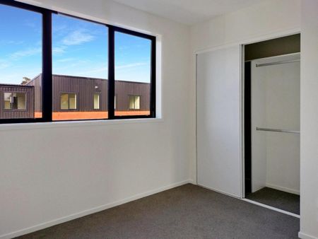 2 bedroom townhouse in Mount Wellington - Photo 2