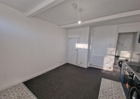 2 bedroom terraced house to rent - Photo 3