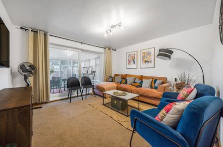 4 Bed Terraced House, Great Hampton Row, B19 - Photo 2