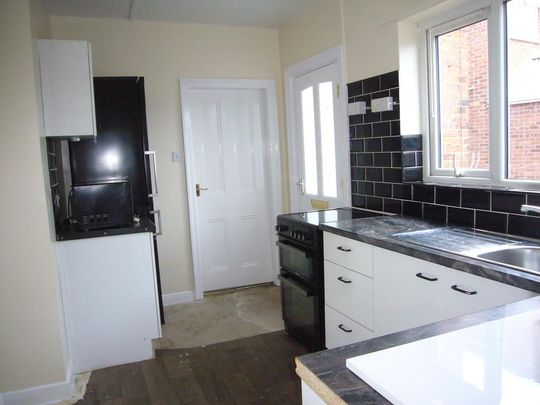 1 bedroom ground floor flat to rent - Photo 1