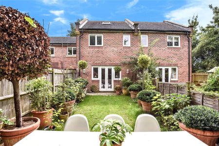 3 bedroom terraced house to rent - Photo 5