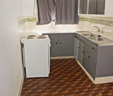 Two Bedroom Unit in West Gladstone - Photo 2