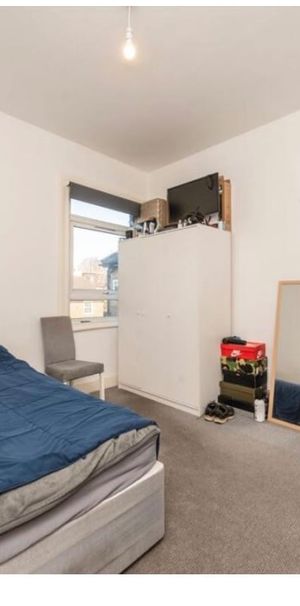 3 Bed Flat, Agnes Road, W3 - Photo 1