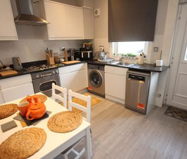 3 bedroom terraced house to rent - Photo 6