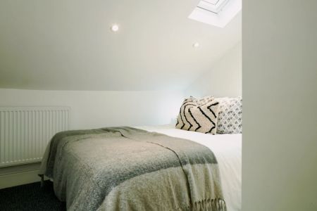 5 Bedroom House - Photo 5