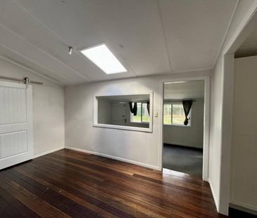 CLOSE TO THE HOSPITAL - CUTE COTTAGE - Photo 6