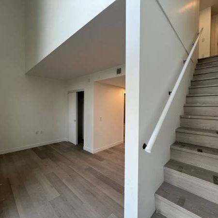 Newly Built Livework, 2 Bedroom, 2 Bath, Pet Friendly, Rooftop Lounge! - Photo 3