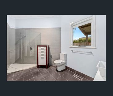 Charming 2-Bed Home in Newtown, $570/week - Contact today - Photo 6
