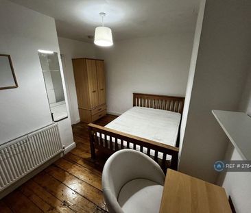 4 bedroom terraced house to rent - Photo 4