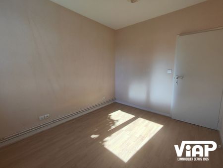 T3 AVEC TERRASSE PROCHE DENIS DUSSOUBS - Photo 4