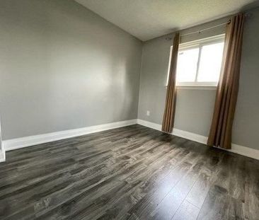 For Lease - 160 Darras Court, Brampton, Ontario - Photo 4