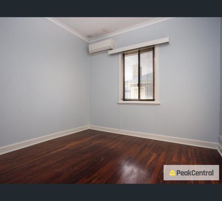 256 Carrington Street, Hilton, WA 6163 - Photo 2
