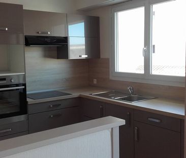 Location Appartement 3 pièces 67m² - Photo 2