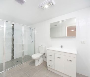 Executive two bedroom apartment - Photo 2