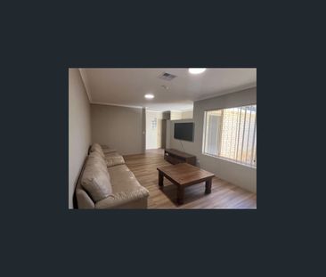 Convenient and Central - Photo 2