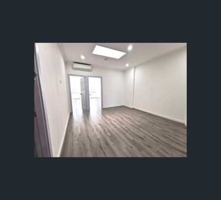 2/151 Little Oxford Street, Darlinghurst, NSW 2010 - Photo 2