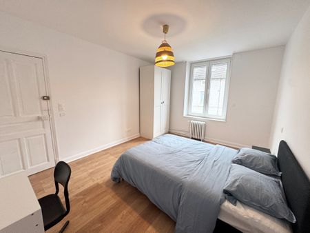 Location Maison 7 pièces 240m² HUSSIGNY GODBRANGE 54590 - Photo 3