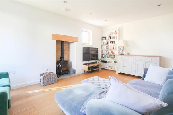 4 bedroom detached house to rent - Photo 1