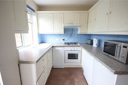 Hanger View Way, London W3 - Photo 2