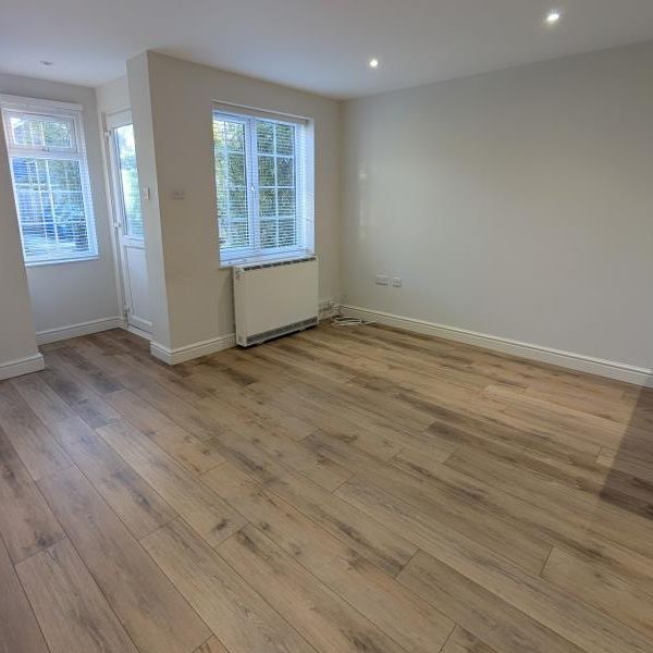 St Anns, Woking - 1 bedroomProperty for lettings - Seymours - Photo 1