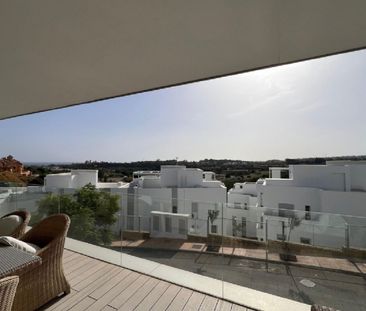 3 Bedroom Townhouse For Rent in Cancelada, Málaga - Photo 5