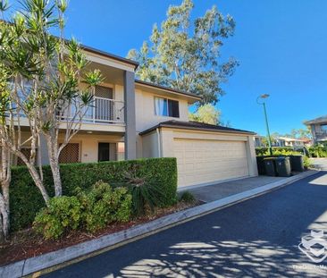 DOUBLE GARAGE - Air-Con & Pool - Photo 3