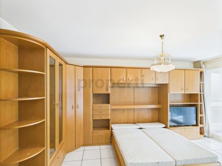 Charming & Central 2.5-Room Apartment in the Heart of Basel - Photo 3